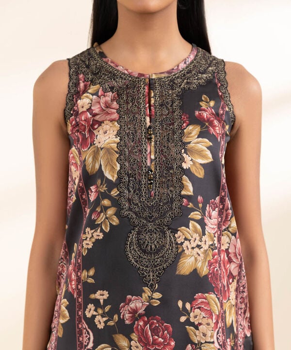 Silk'25- Embroidered Satin Suit 0U3PESL25V04