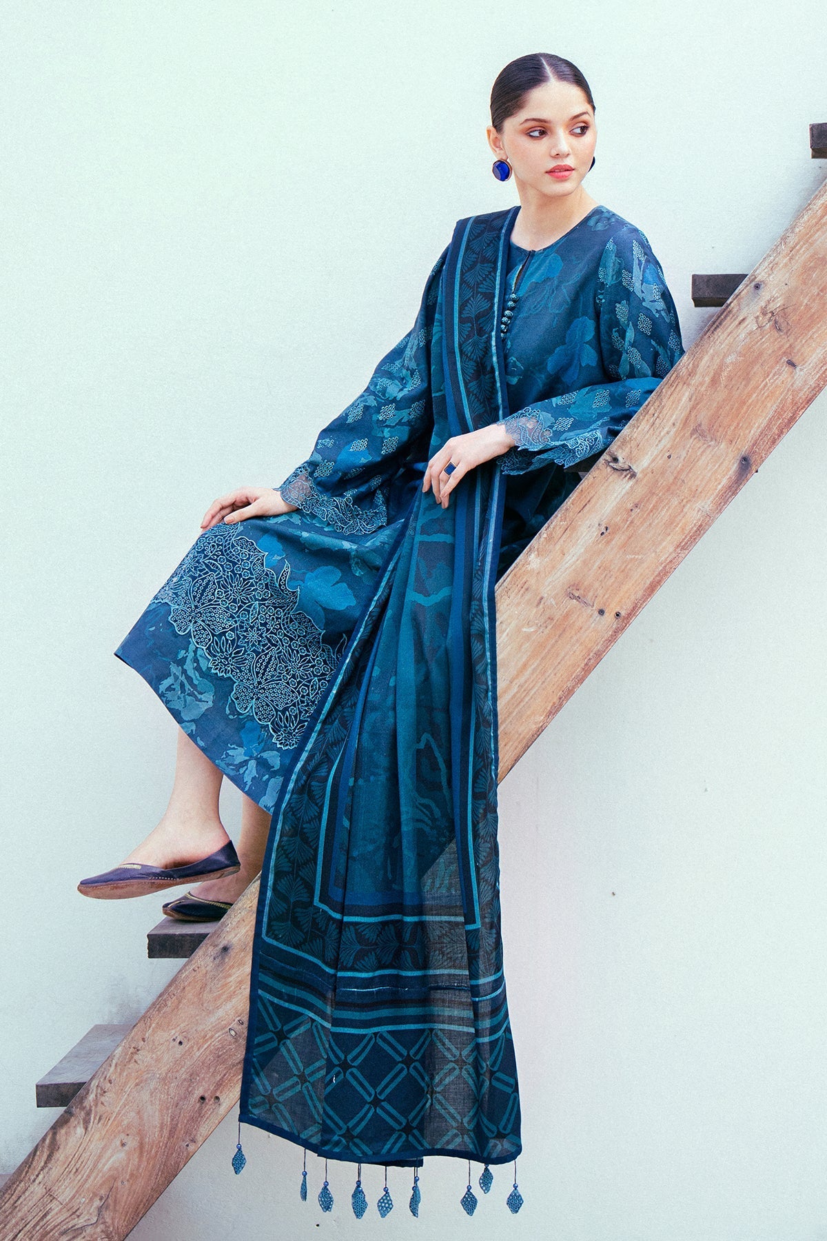 Winter Prints '24 - Embroidered Viscose Uf-781