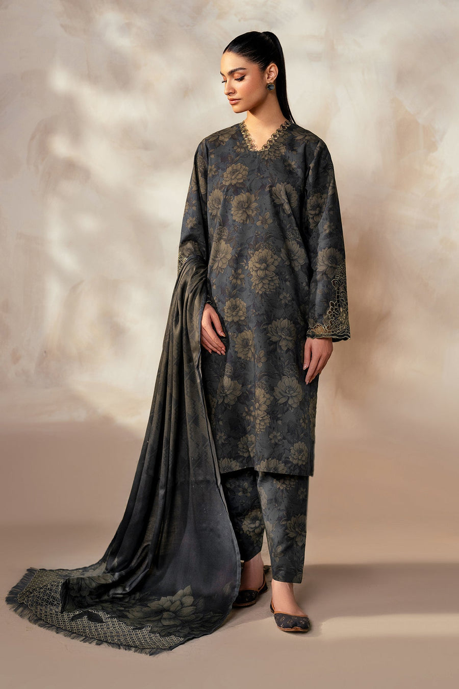 Unstitched '24 - Embroidered Khaddar Uf-4029 (RTS) photo 1