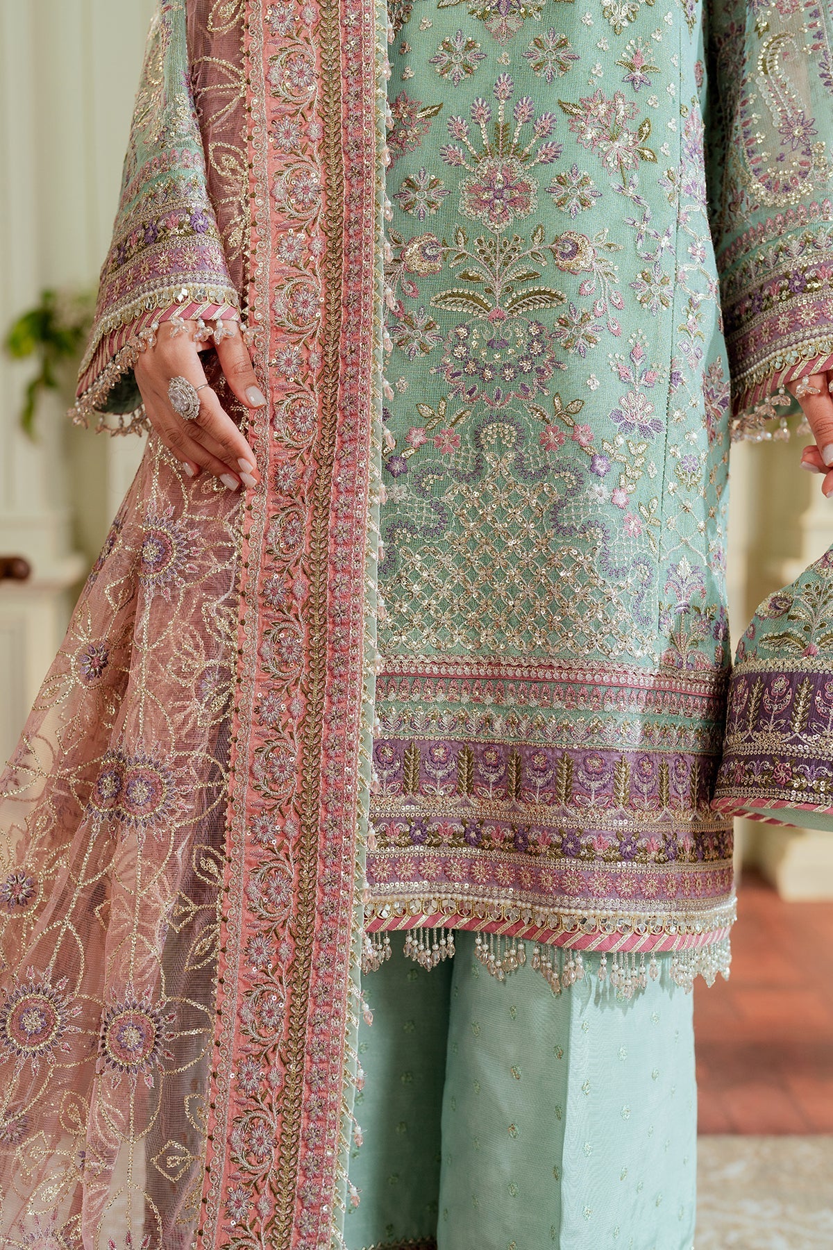 Chantelle'24 - Embroidered Net Ch13-08