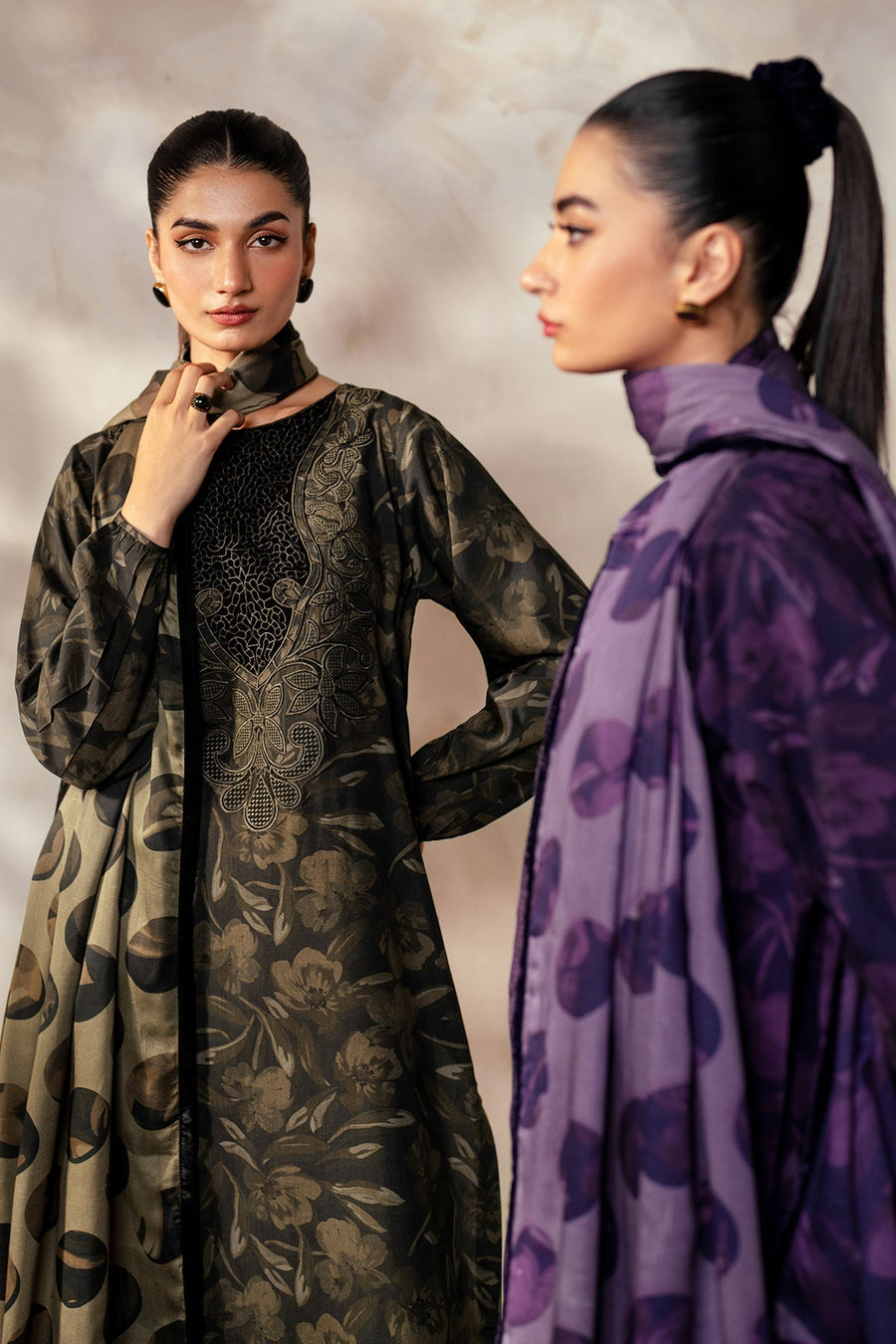 Unstitched '24 - Embroidered Khaddar Uf-4030 (RTS) photo 8
