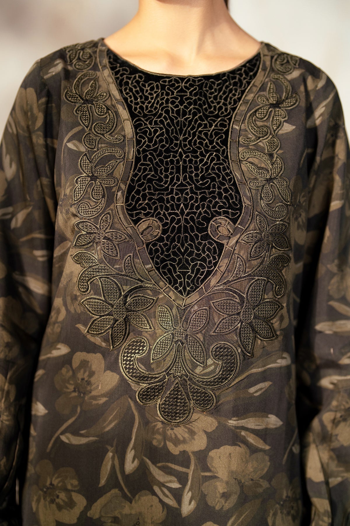 Unstitched '24 - Embroidered Khaddar Uf-4030