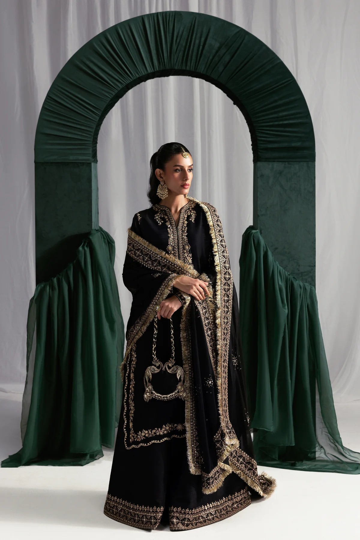 BLACK LUXURY WEDDING EDIT 2025 (NPA3-25439)