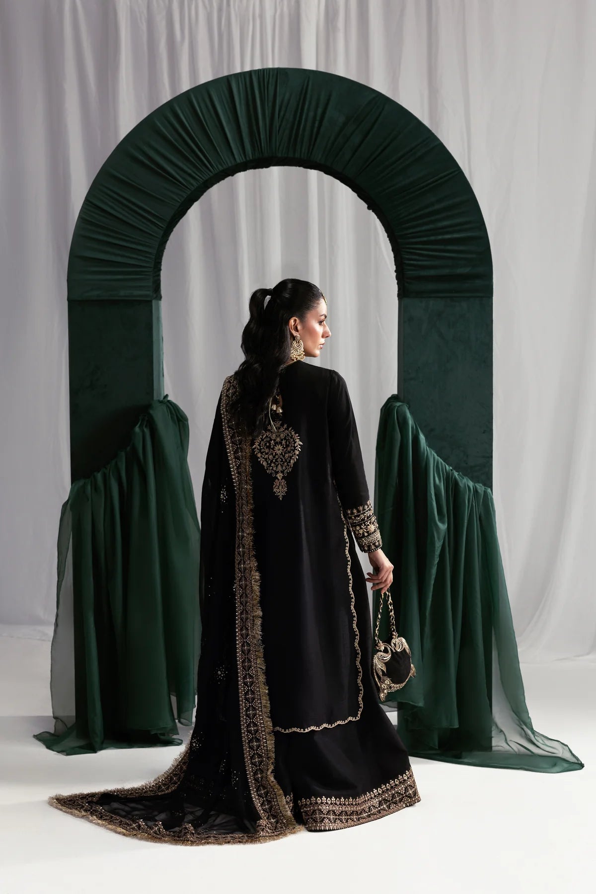 BLACK LUXURY WEDDING EDIT 2025 (NPA3-25439)