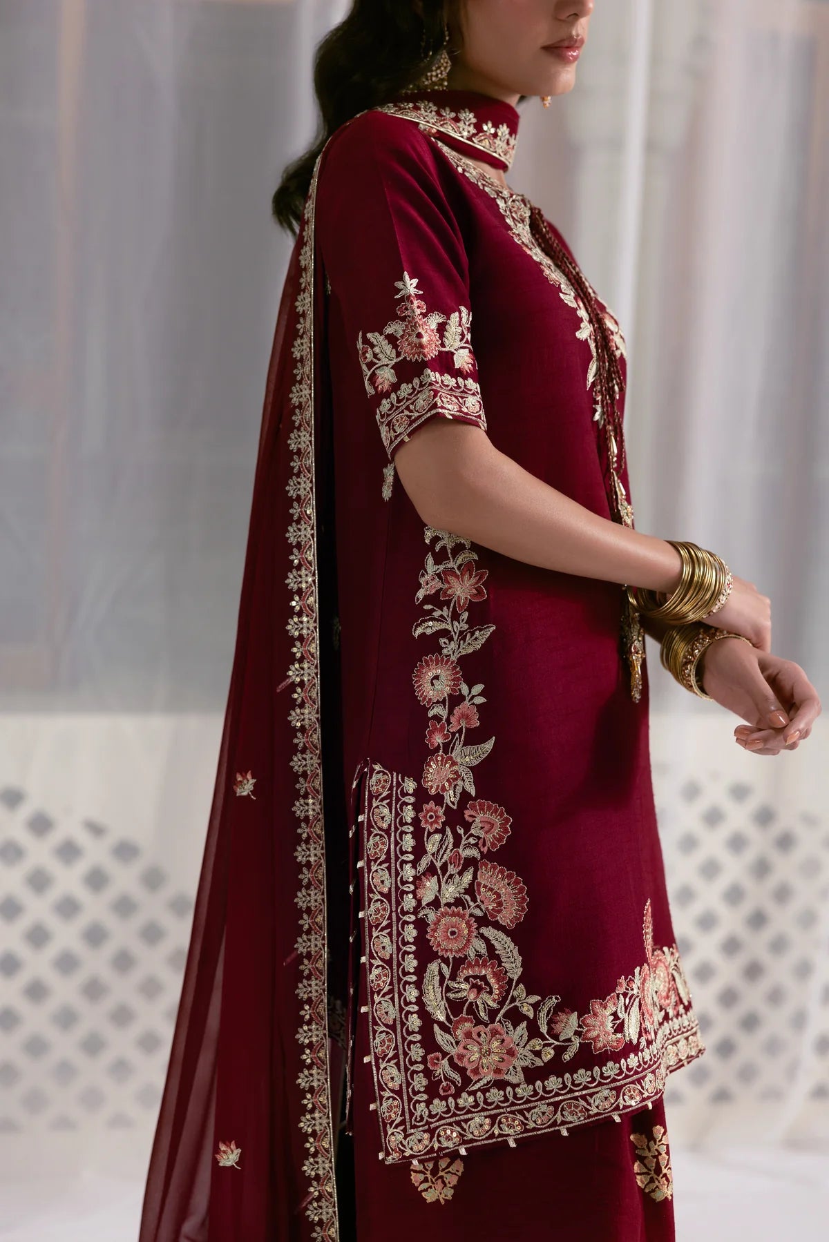 MAROON FARSHI LUXURY WEDDING EDIT 2025 (NPA3-25435)
