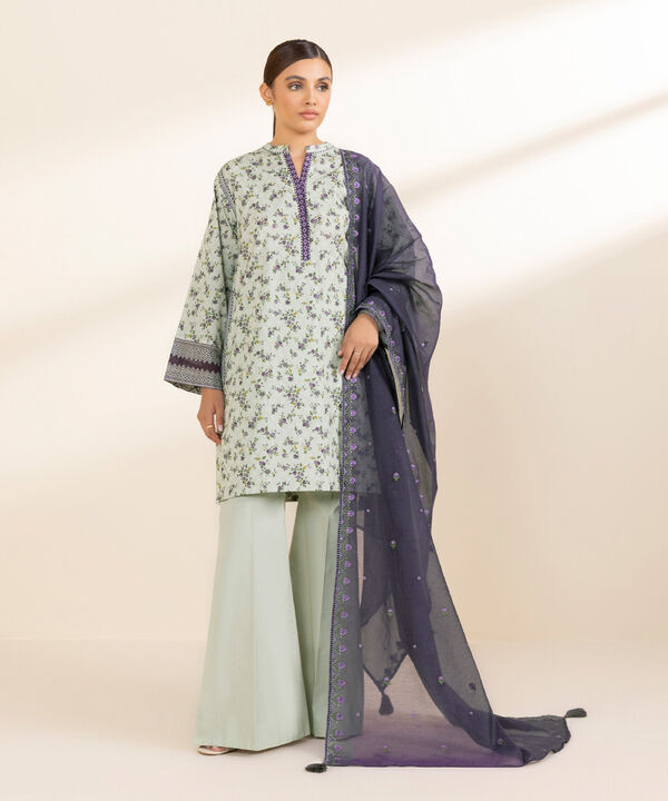 Unstitched Lawn '25 - 3 Piece - Embroidered Lawn Suit - 3PESG24V53UC