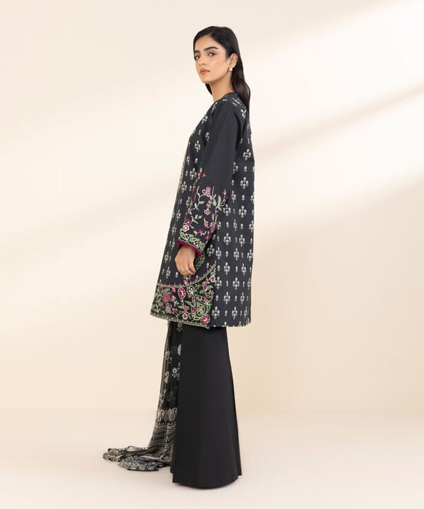 Unstitched Lawn '25 - 3 Piece - Embroidered Lawn Suit - 3PESG25V12AT