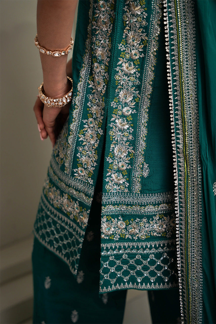 FORMALS'24 -GLEAM ZINC WEDDING EDIT 2024/2025 (NPA3-24425)