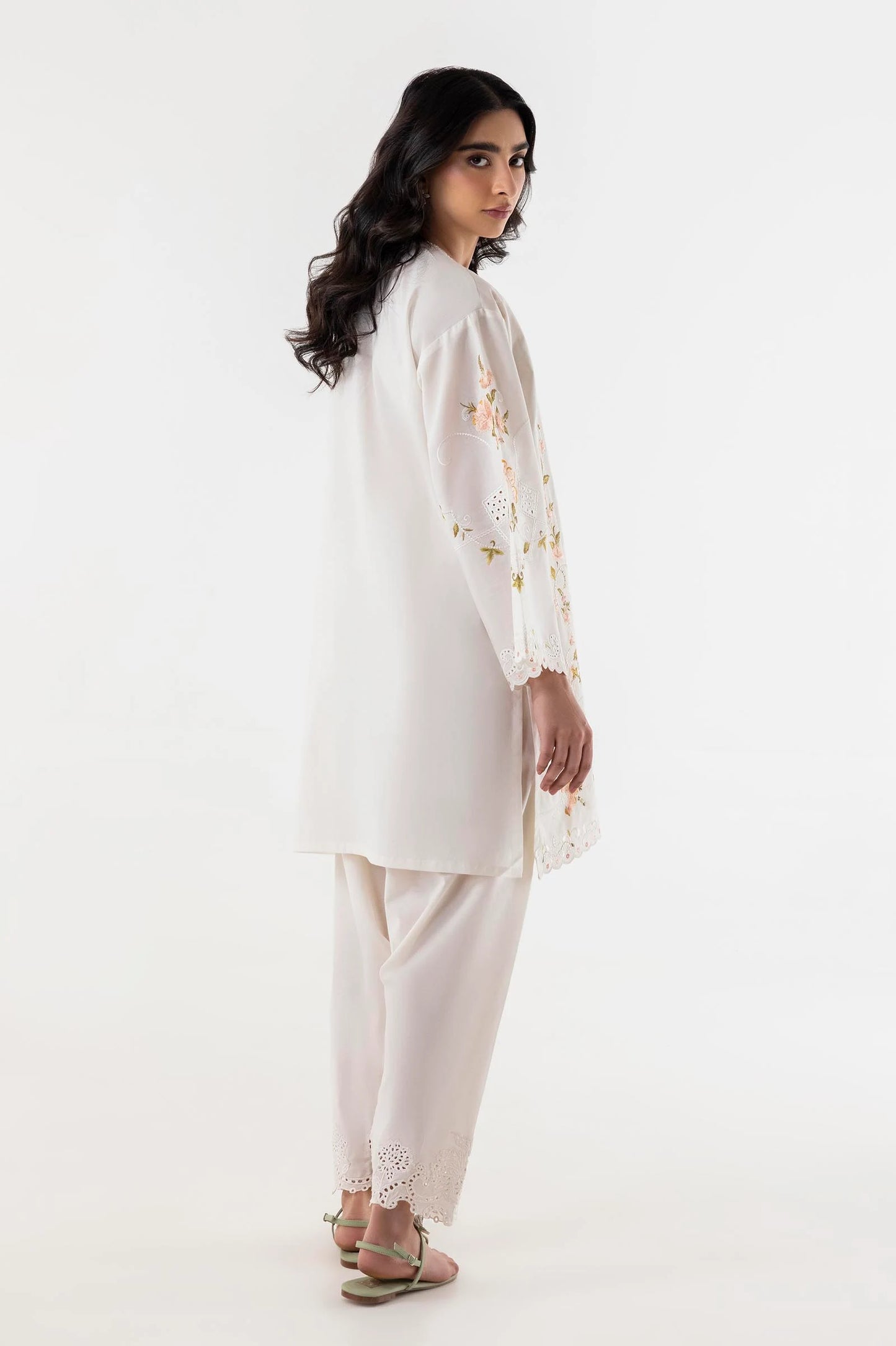 Signature '25 Stitched Lawn Embroidered SS25SGE316 - RTS