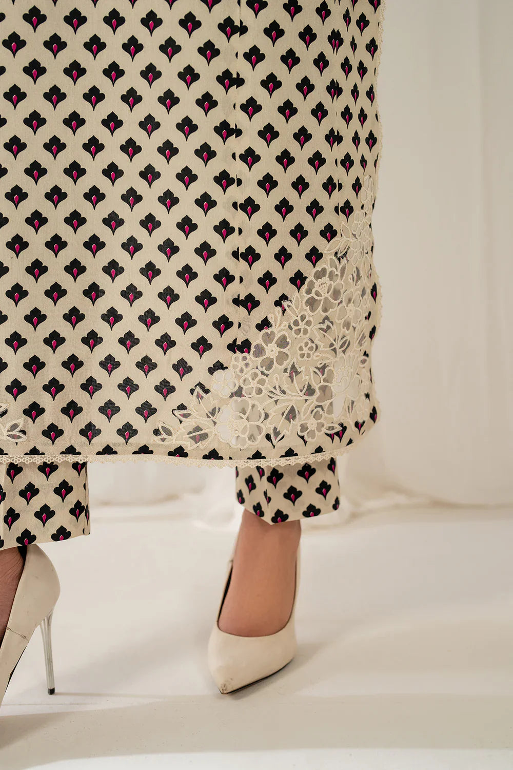 Unstitched'25 - EMBROIDERED VISCOSE SILK UF-4050