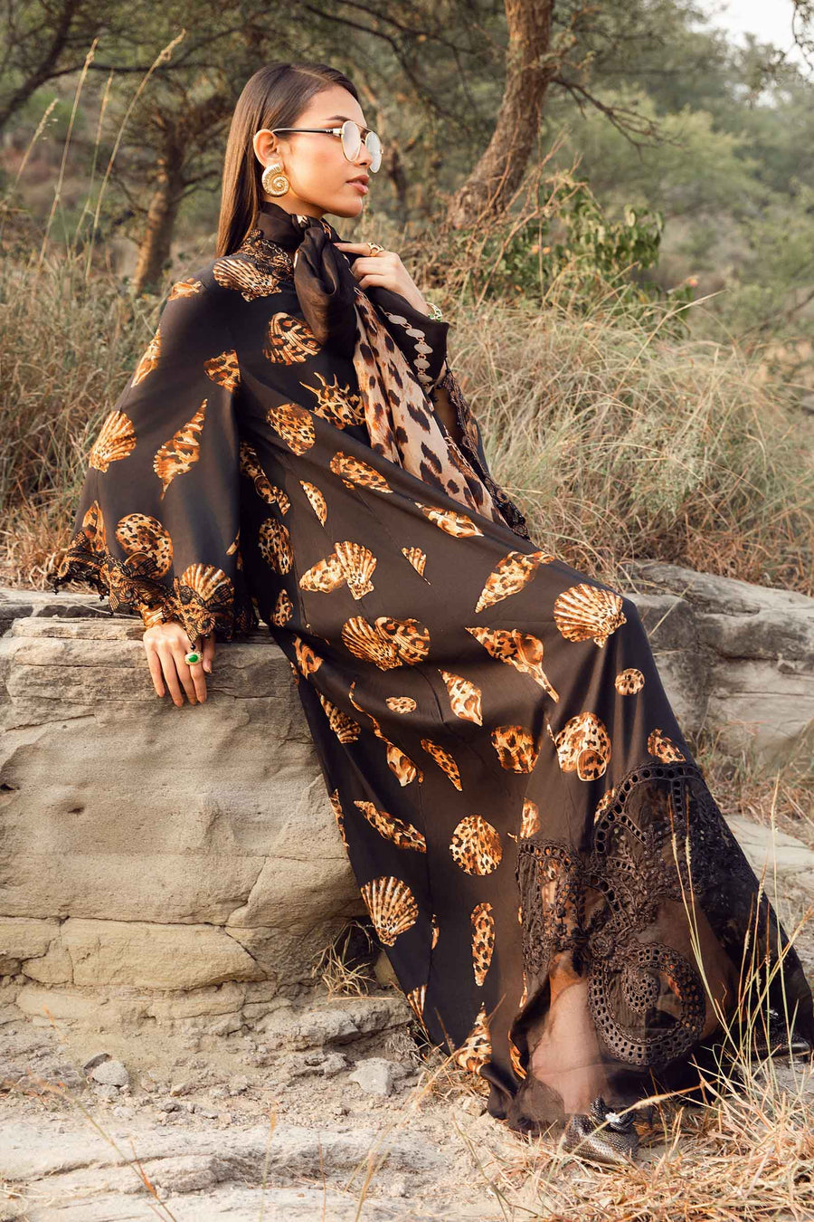 Mprints'24 - 3 Piece Unstitched Printed Linen Suit | MPT-2410-B (RTS) photo 4
