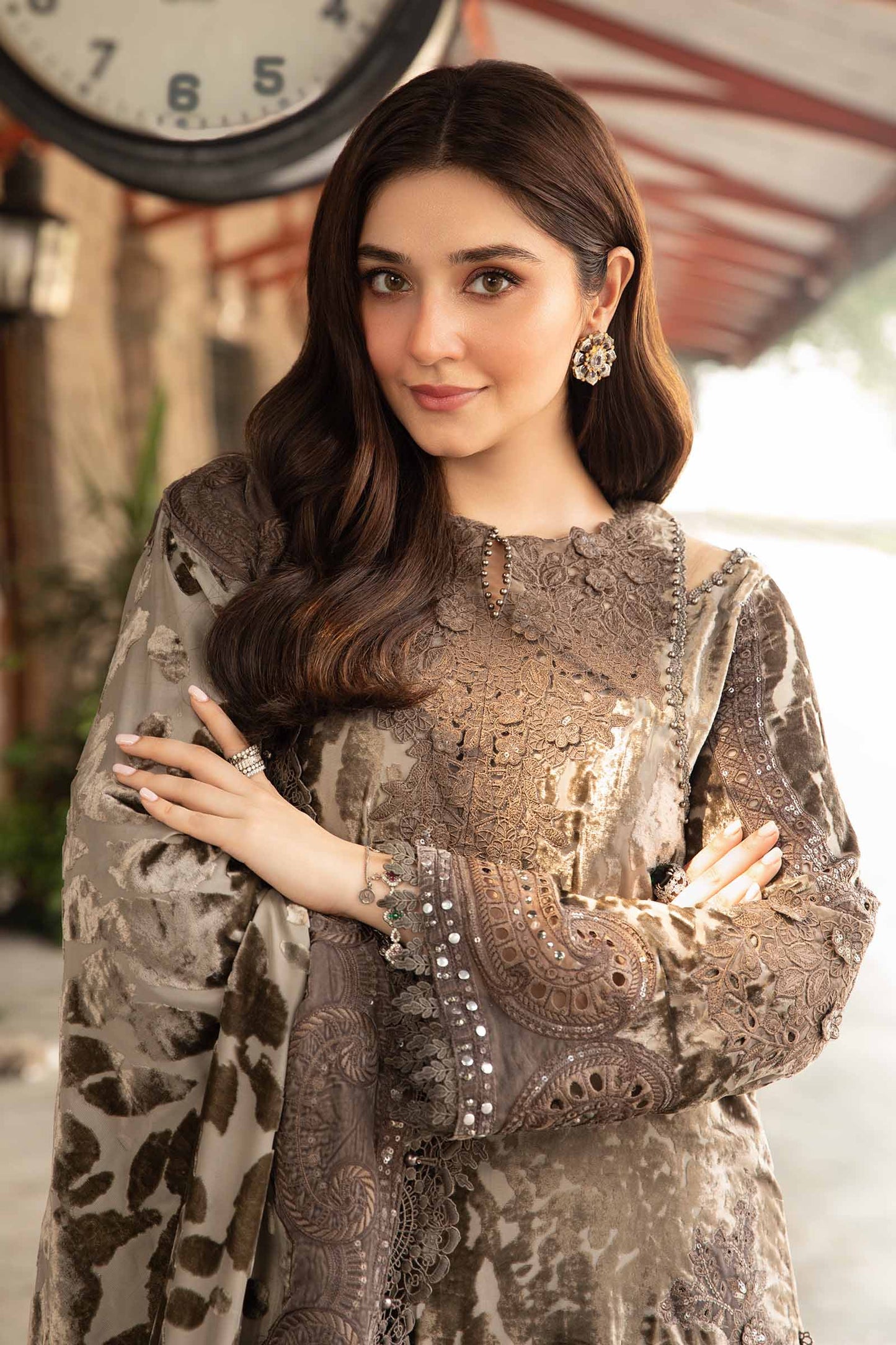 Winter Luxe'24 - 3 Piece Unstitched Embroidered Palachi Suit | DL-1201