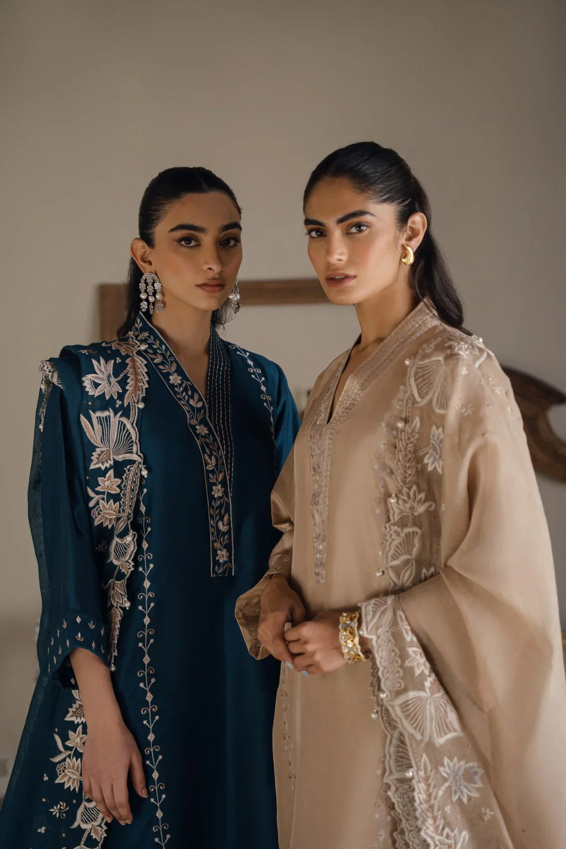 Semi formals Luxury'25 - Nasma set in beige