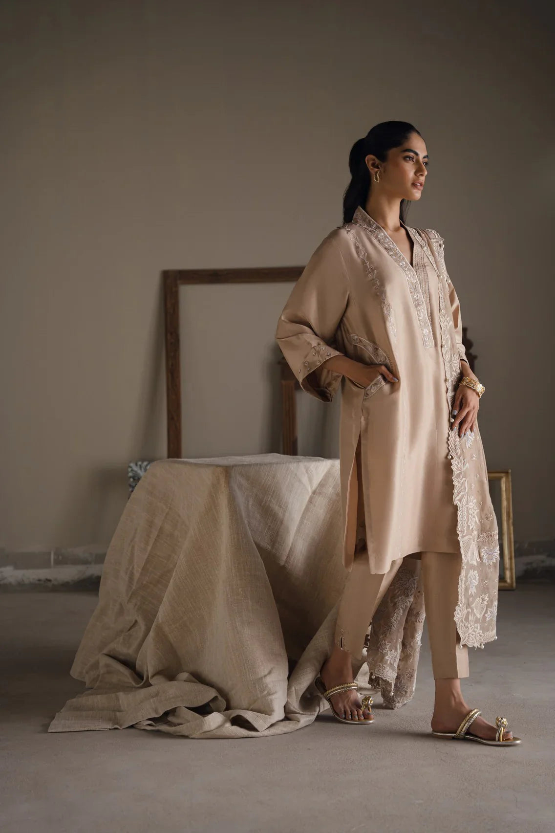Semi formals Luxury'25 - Nasma set in beige