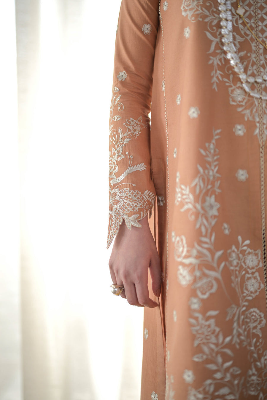 Luxury Lawn Vol 2 '24 - Peach Sand - Nel-24614 (Rts) photo 4