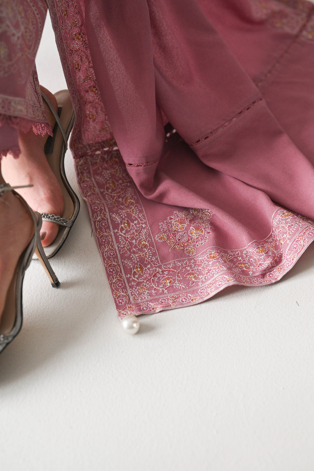 Luxury Karandi Vol II - PASTEL PINK LUXURY EMBROIDERED KARANDI SET (NEL-24636)