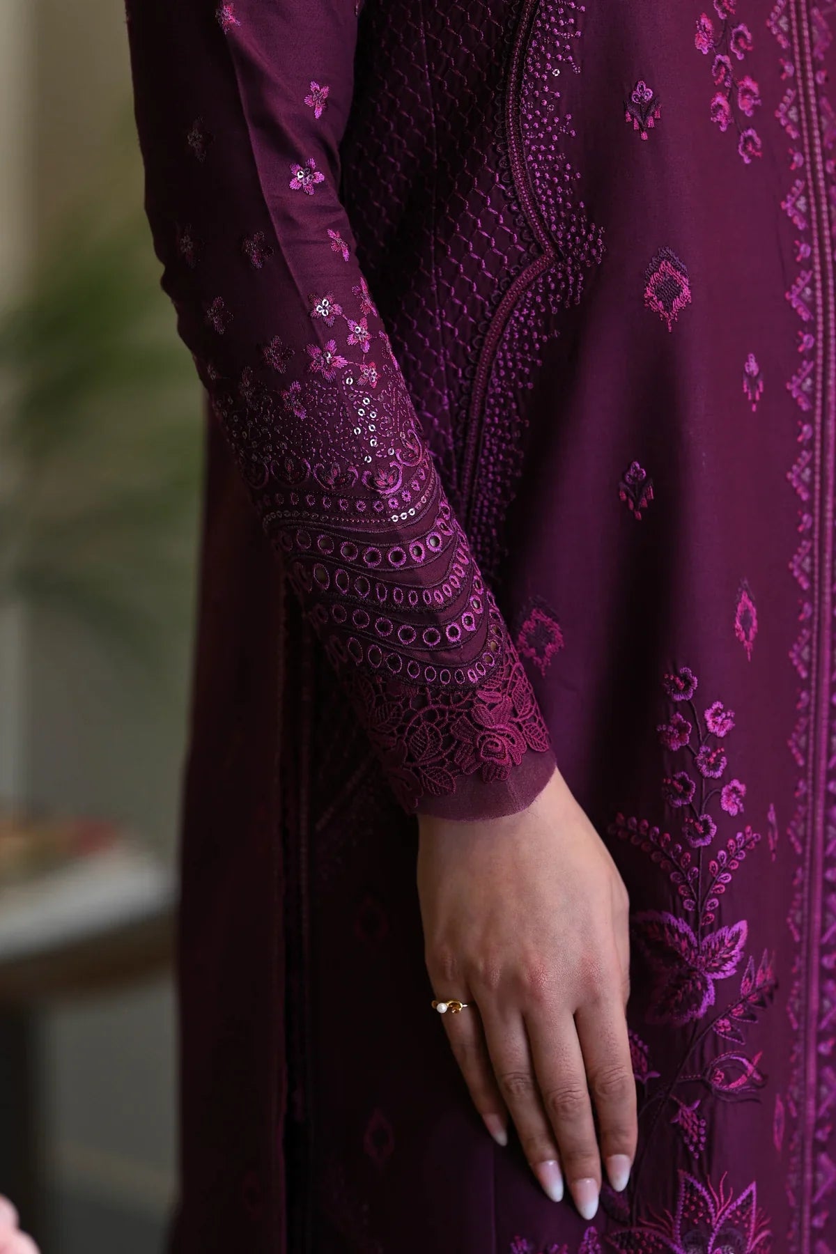 ZAINAB 3: DEEP PLUM LUXURY EMBROIDERED (NEL-25607)
