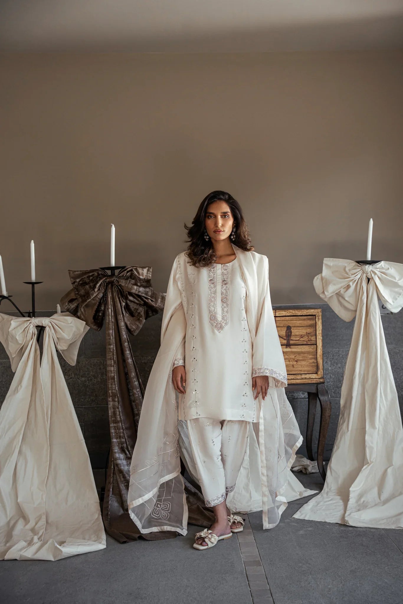 Semi formals Luxury'25 - Azura set in white