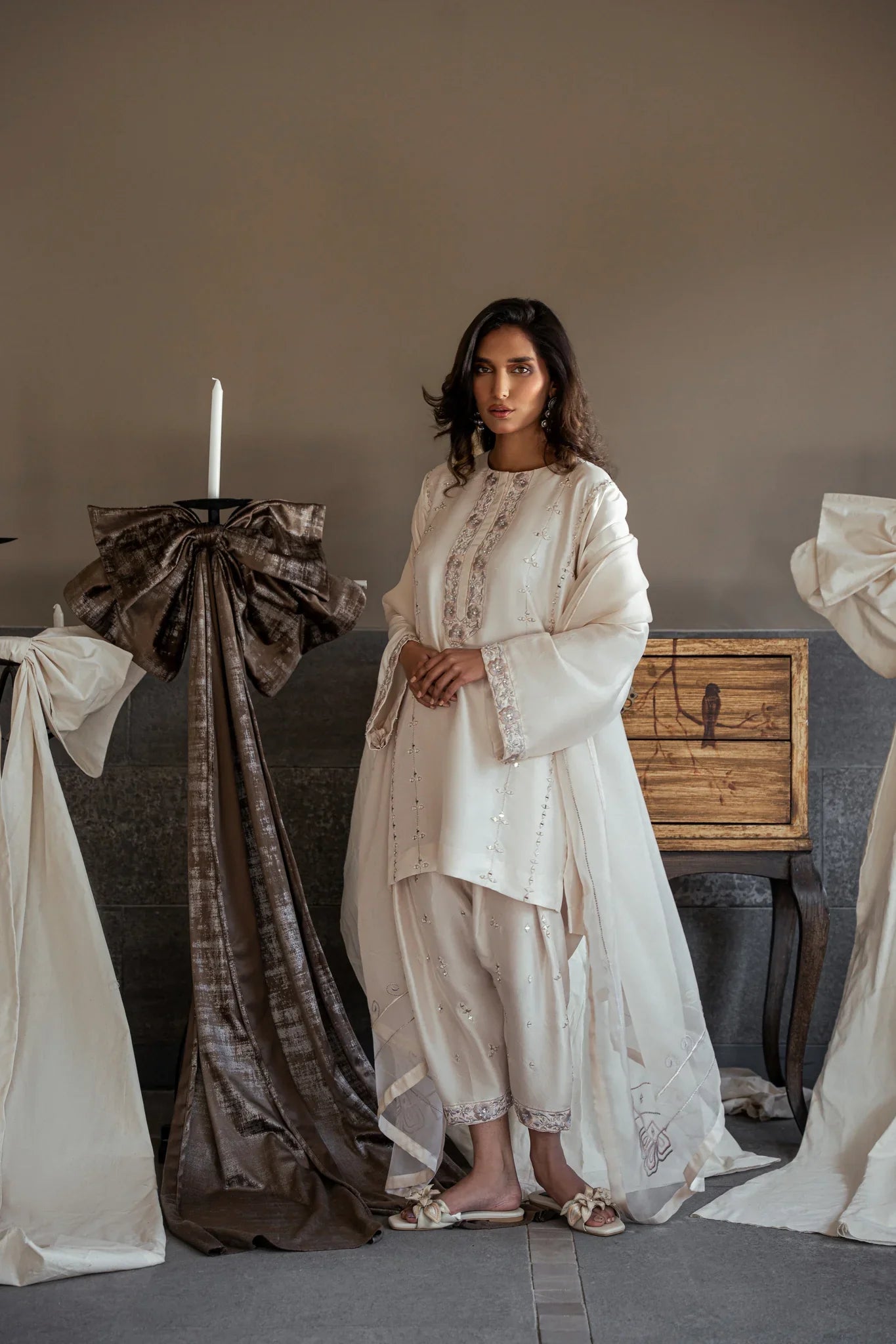Semi formals Luxury'25 - Azura set in white