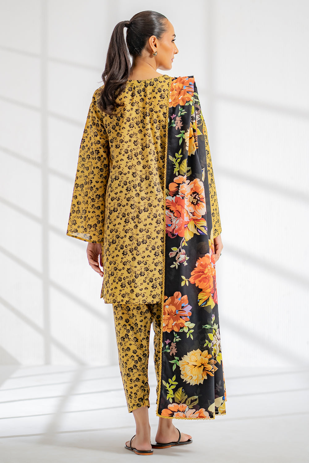 Unstitched Essentials '25 - Dense 3 piece