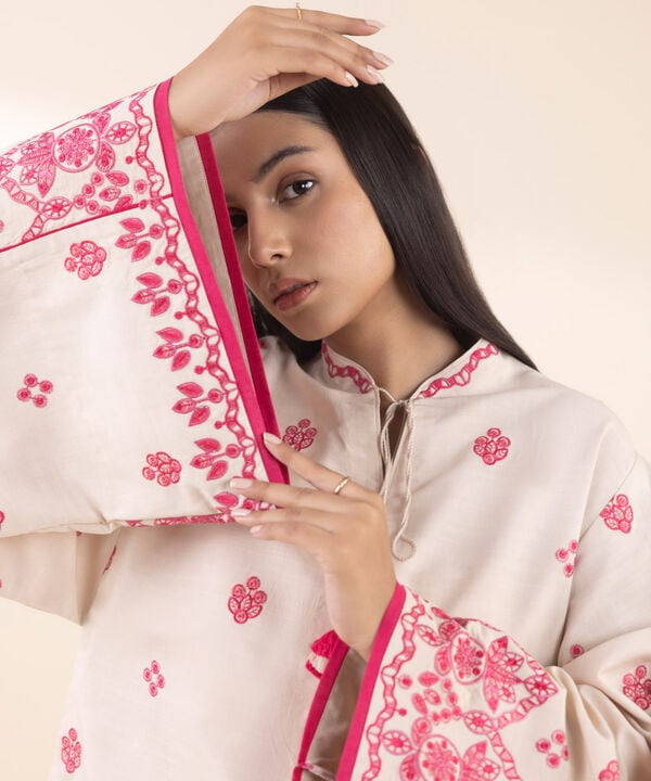 Unstitched Lawn '25 - 3 Piece - Embroidered Lawn Suit - U3PEDY25V110