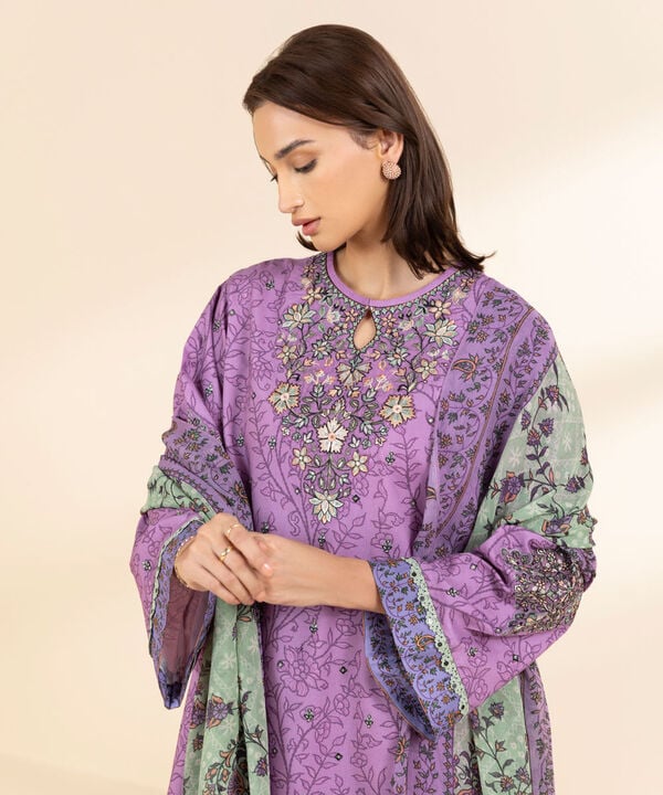 Signature'25-Embroidered Linen Suit U3PESG25V019