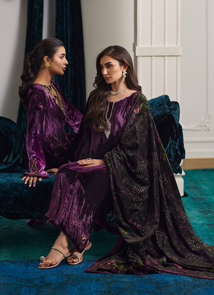 Velvets The Afterparty'24 - Nia Ombre Velvet Kaftan