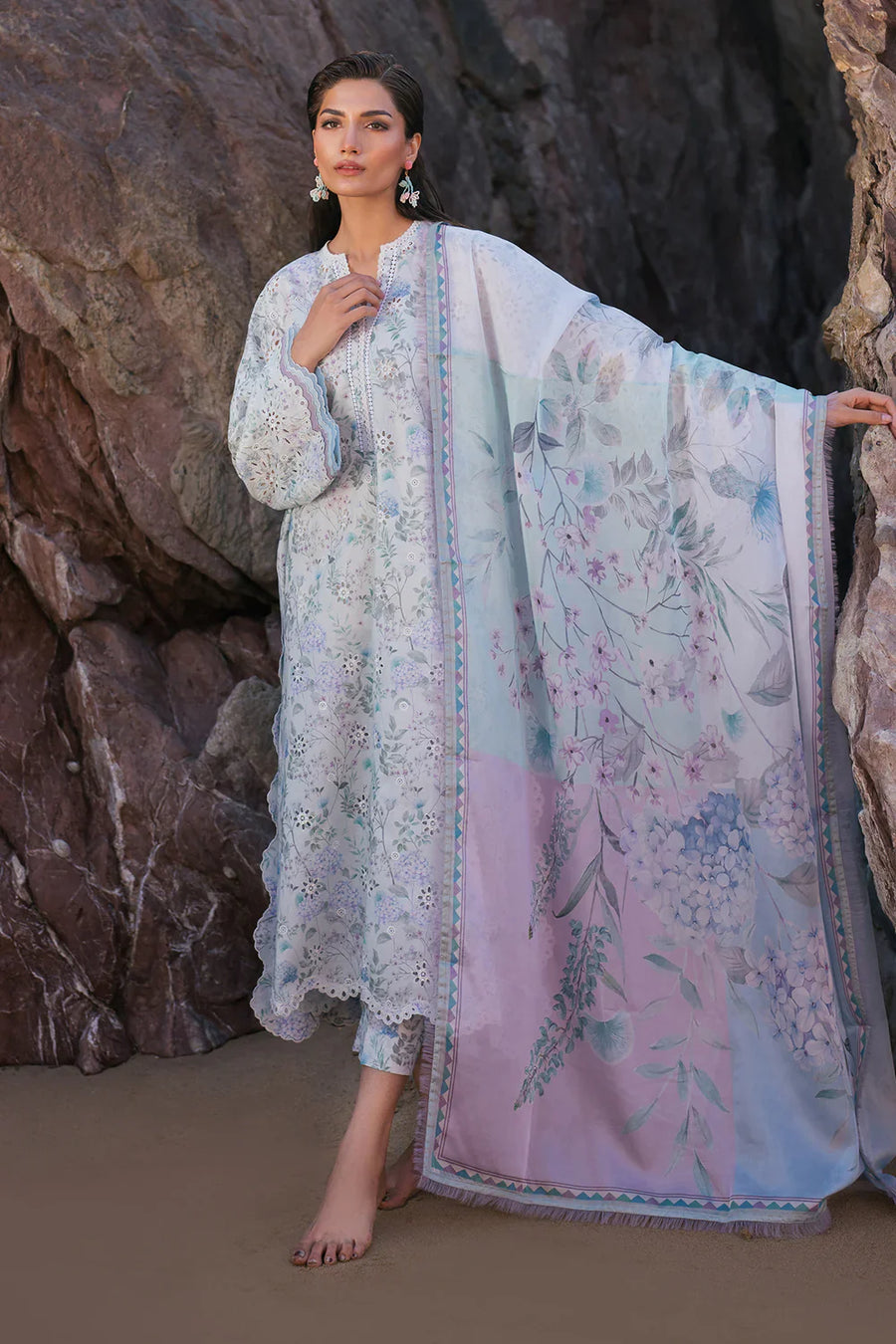 Unstitched'25 - EMBROIDERED PRINTED LAWN UF-4106 (RTS) photo 5