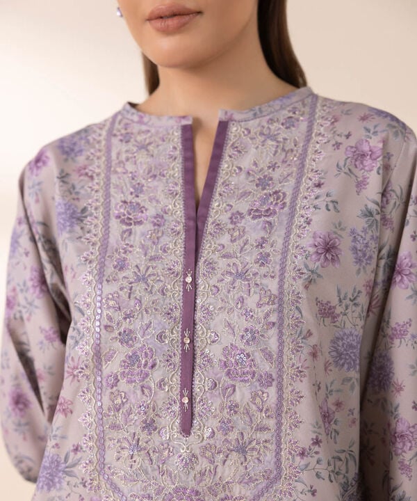 Silk'25-  Embroidered Silk Suit 0U3PESL25V07