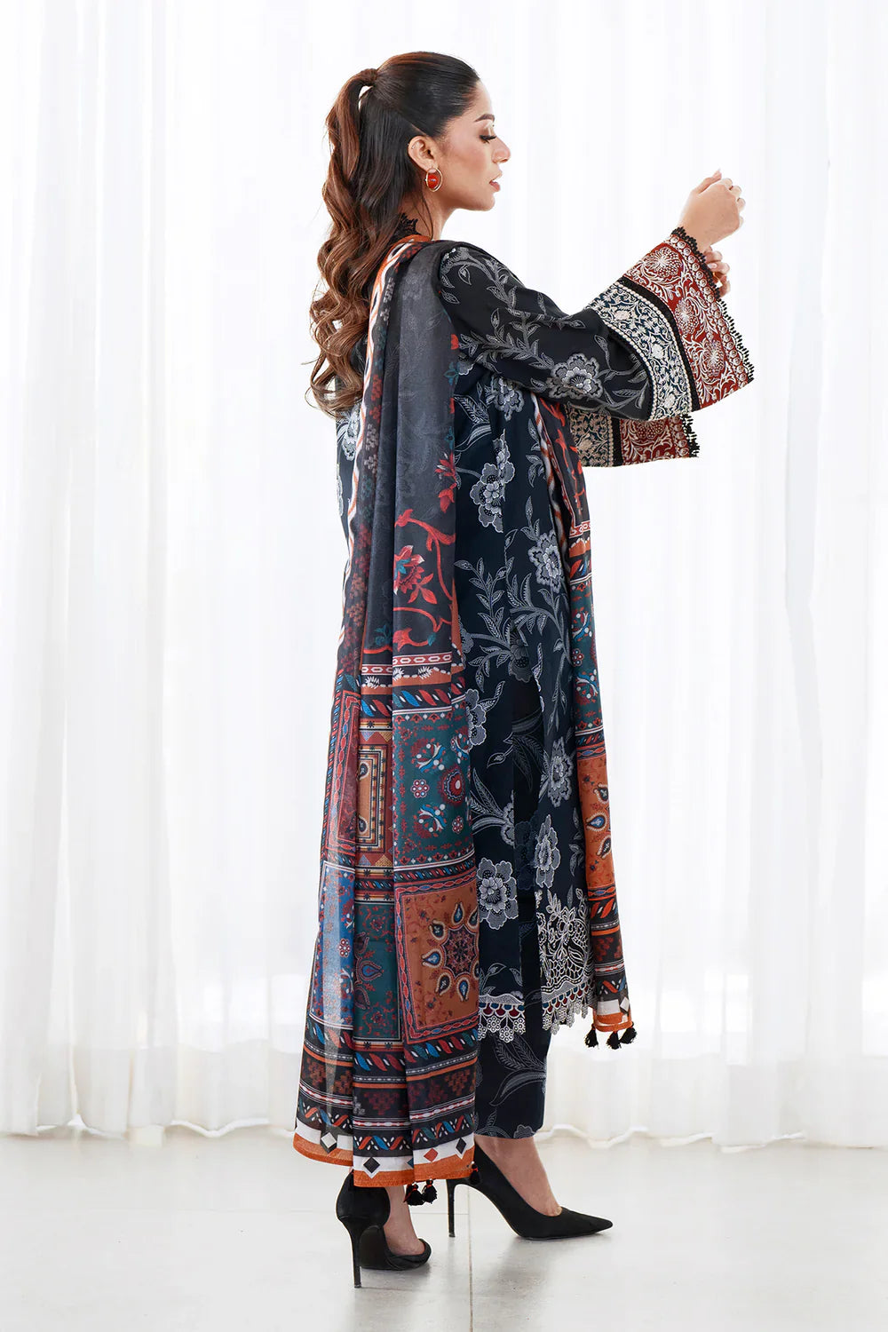 Unstitched'25 -EMBROIDERED PRINTED LAWN UF-4078