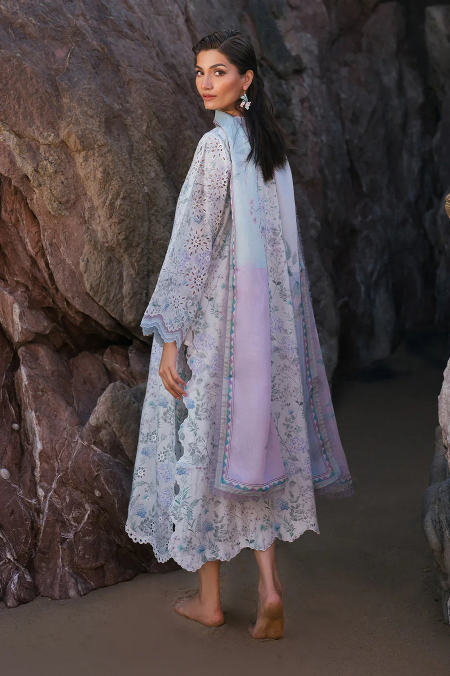 Unstitched'25 - EMBROIDERED PRINTED LAWN UF-4106 (RTS) photo 2