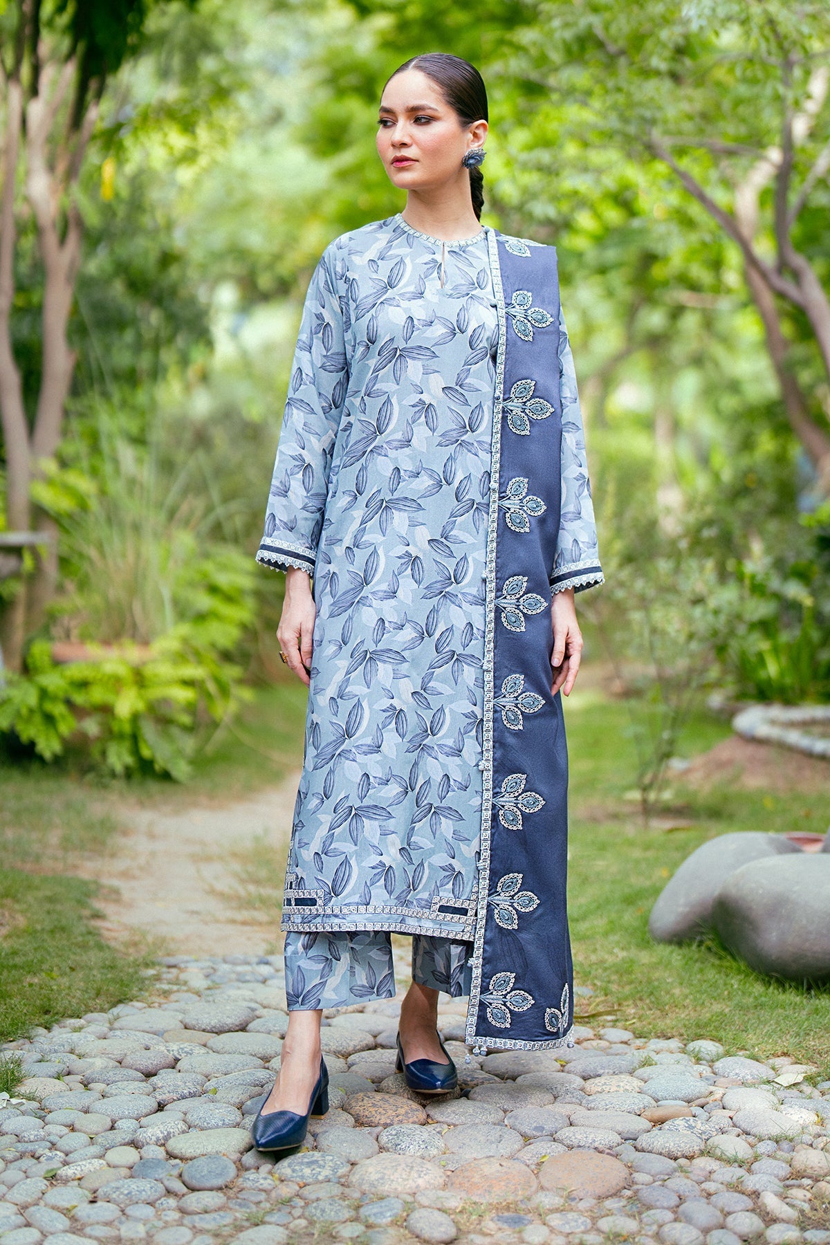 Winter Prints '24 - Embroidered Viscose Uf-778