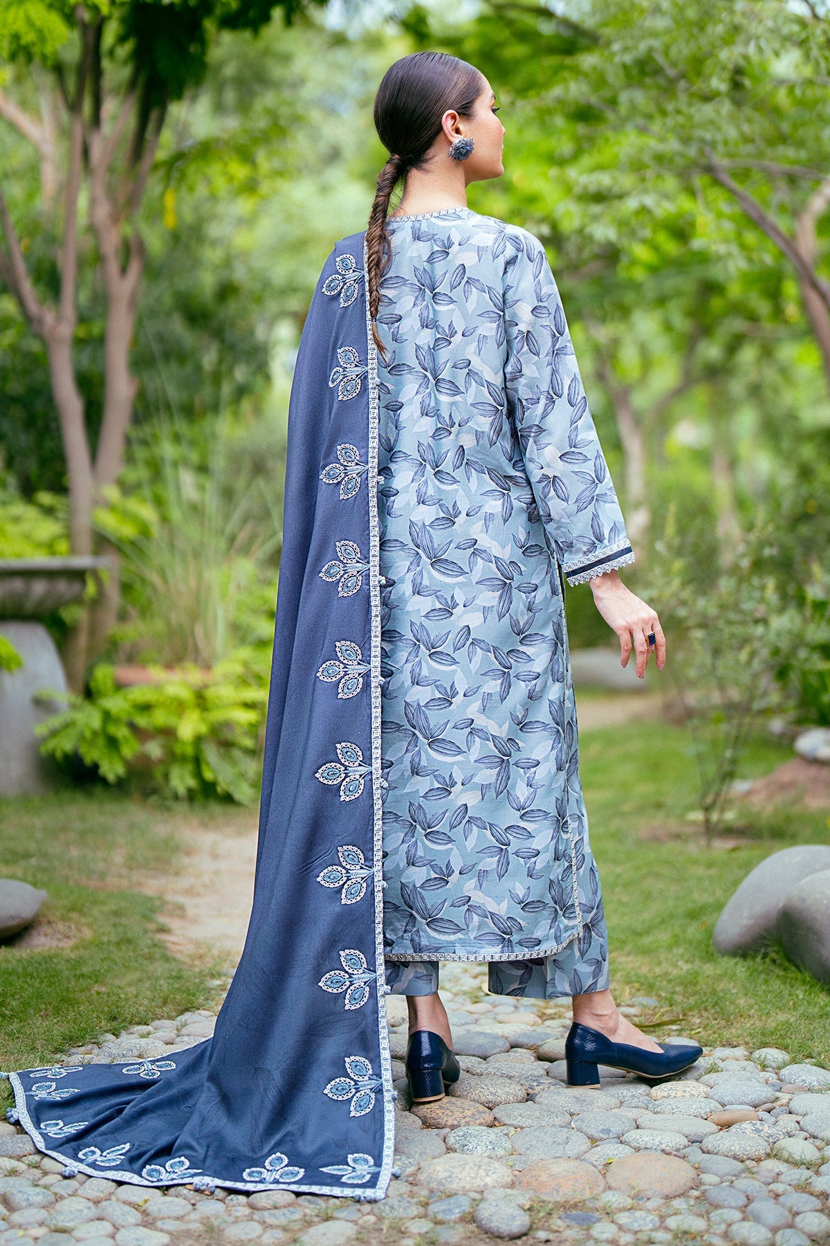 Winter Prints '24 - Embroidered Viscose Uf-778