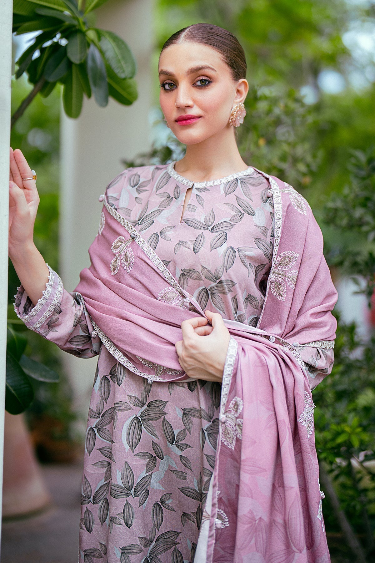 Winter Prints '24 - Embroidered Viscose Uf-779