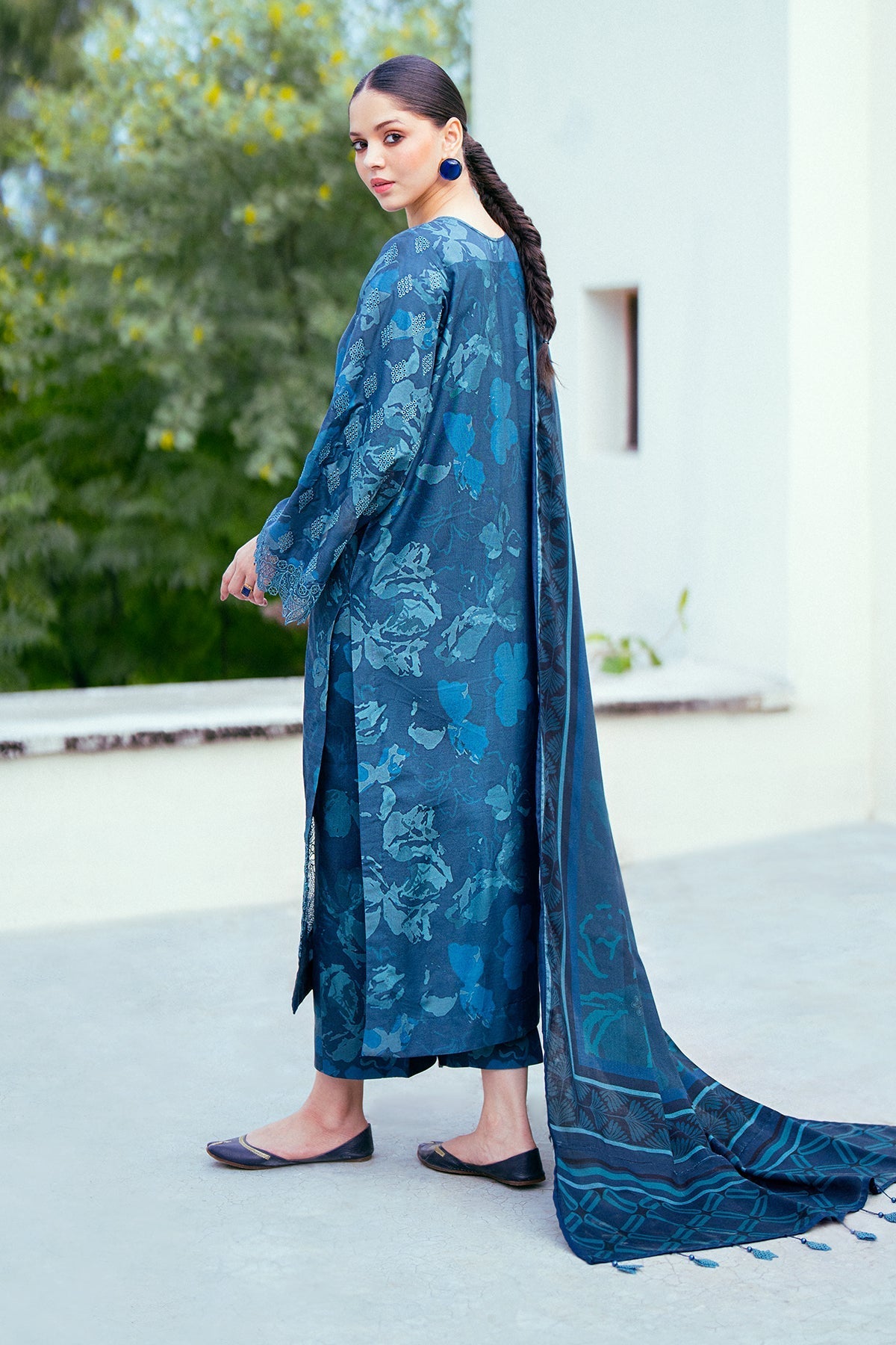 Winter Prints '24 - Embroidered Viscose Uf-781