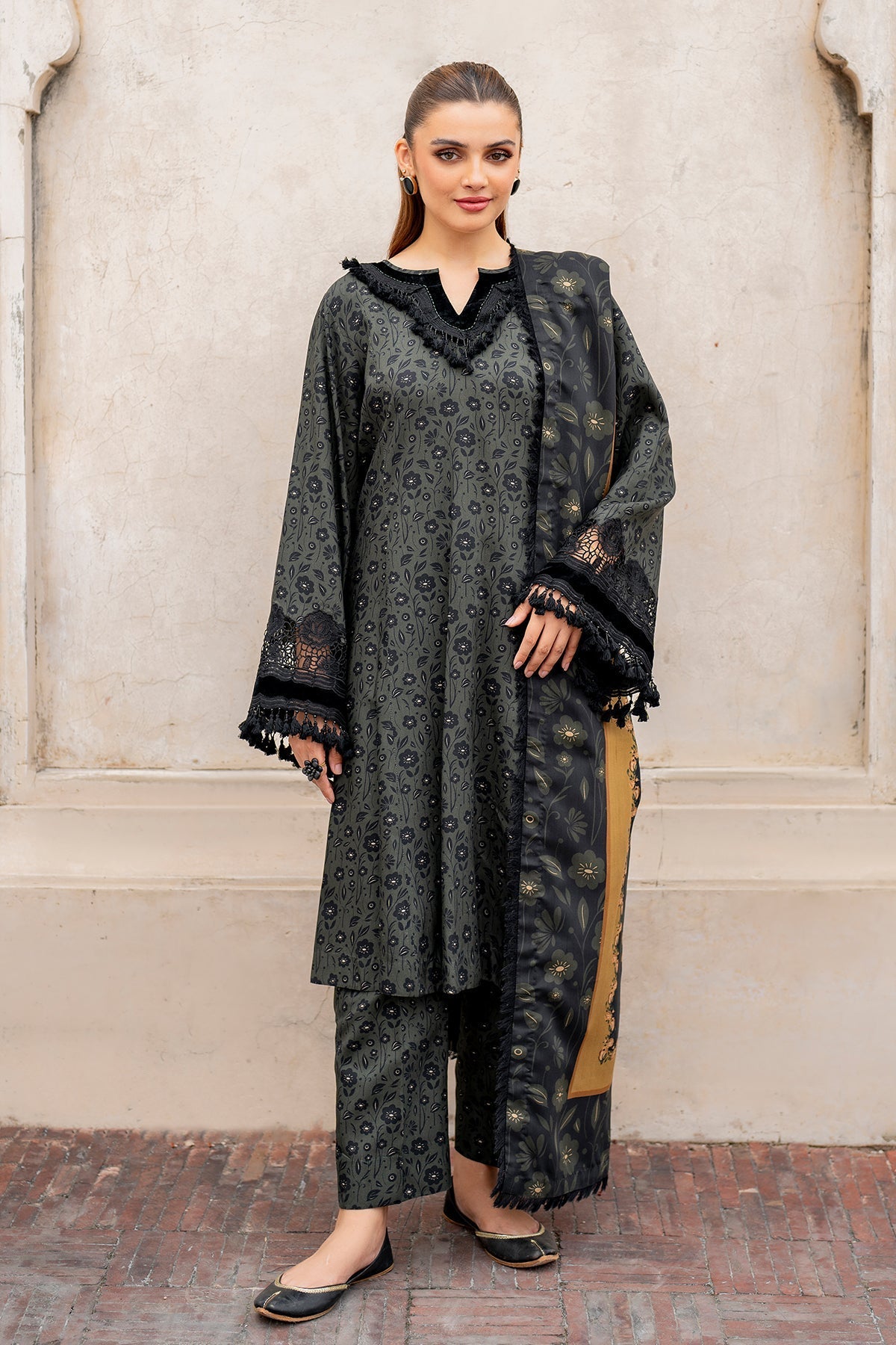 Winter Prints '24 - Embroidered Viscose Uf-727