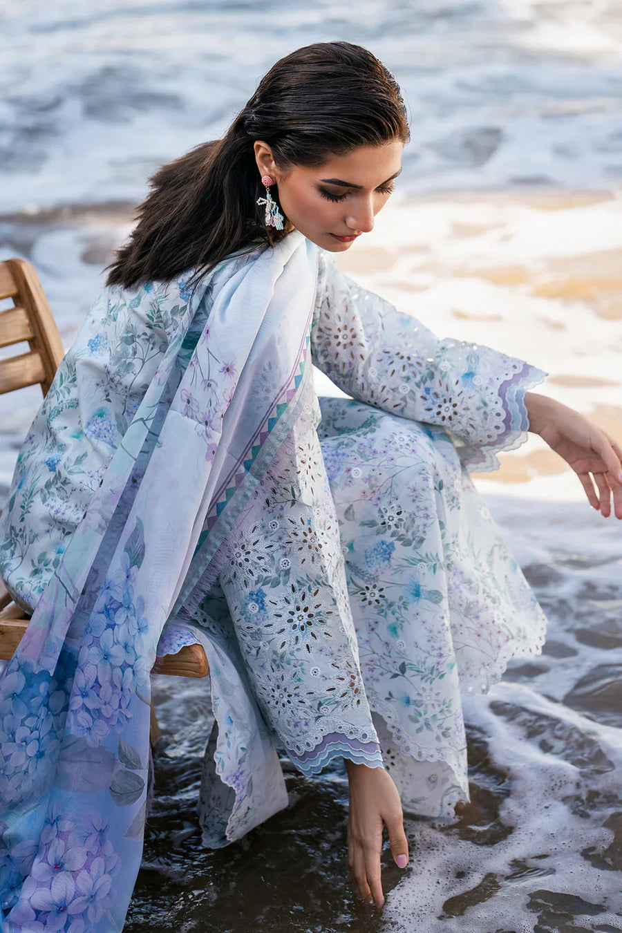 Unstitched'25 - EMBROIDERED PRINTED LAWN UF-4106 (RTS) photo 6