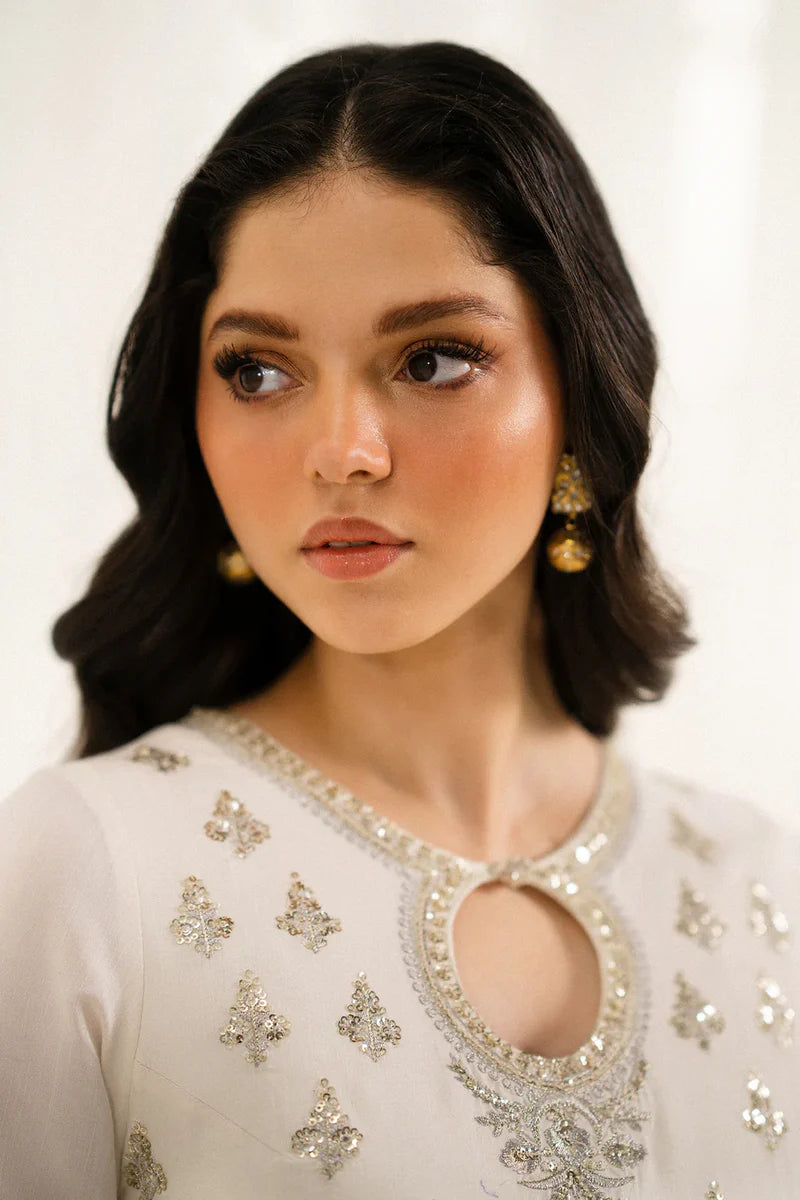 Boutique '25 - EMBROIDERED SUIT - E0816/104/002