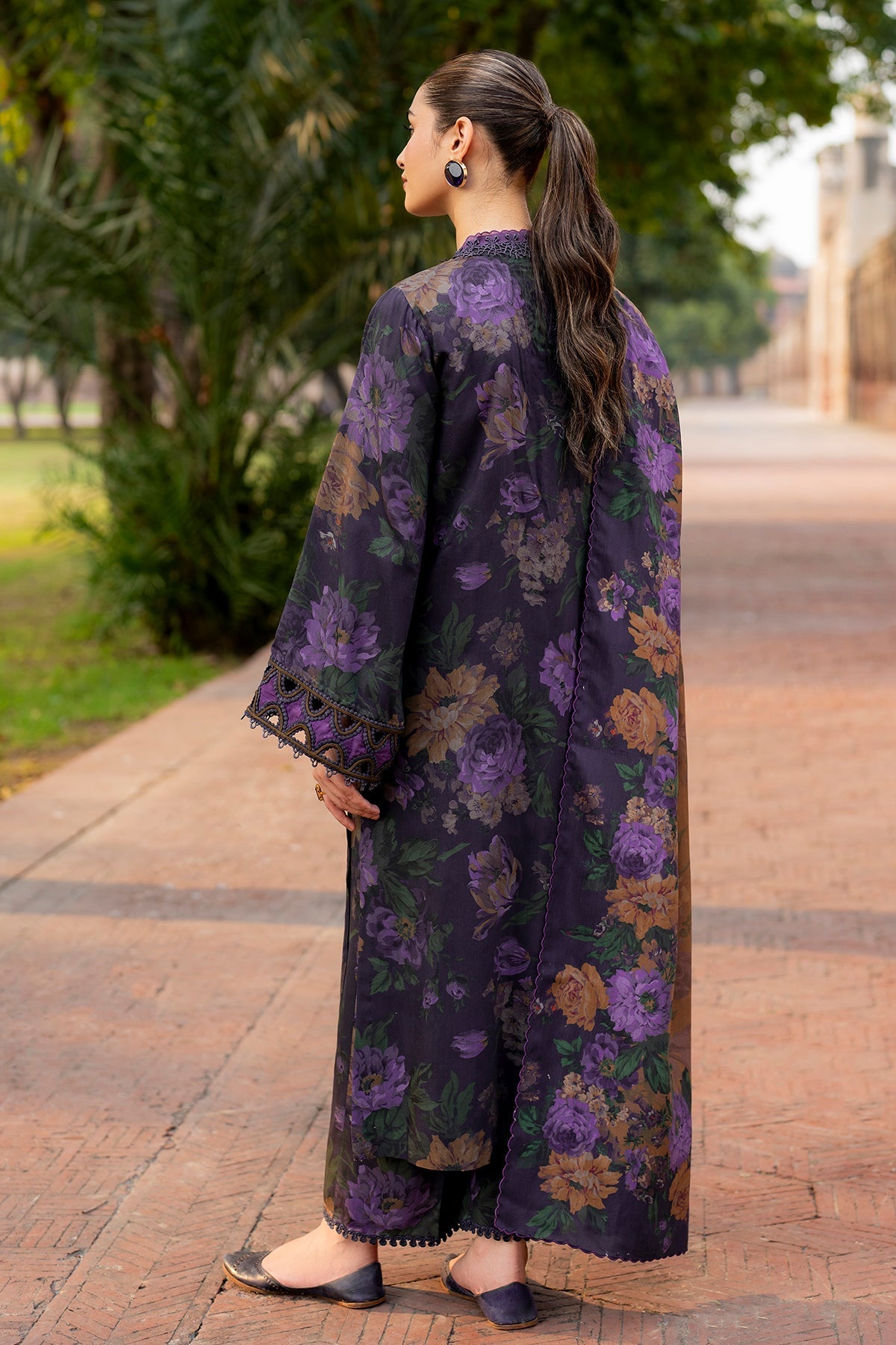 Winter Prints '24 - Embroidered Viscose Uf-723