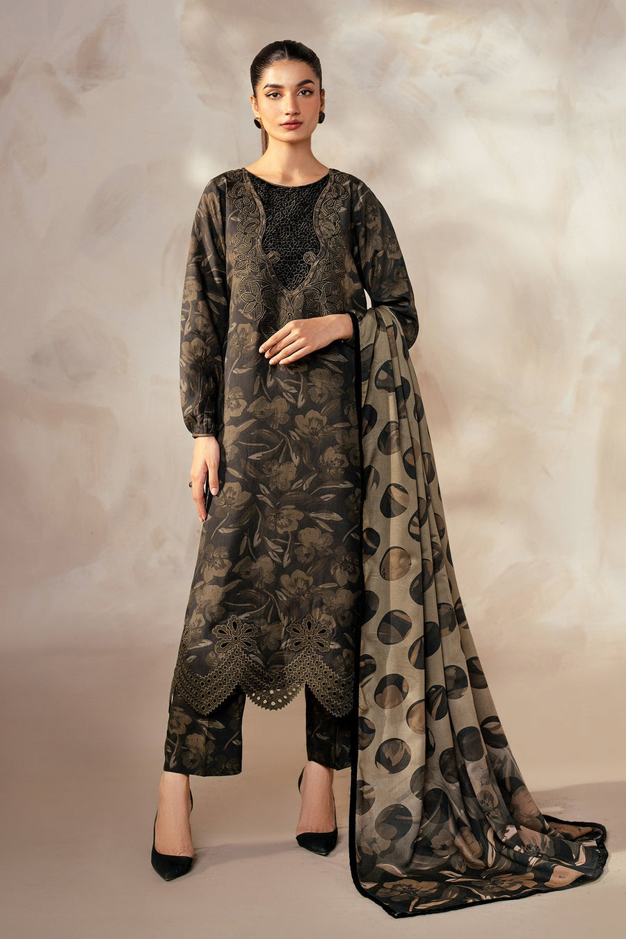 Unstitched '24 - Embroidered Khaddar Uf-4030 (RTS) photo 1
