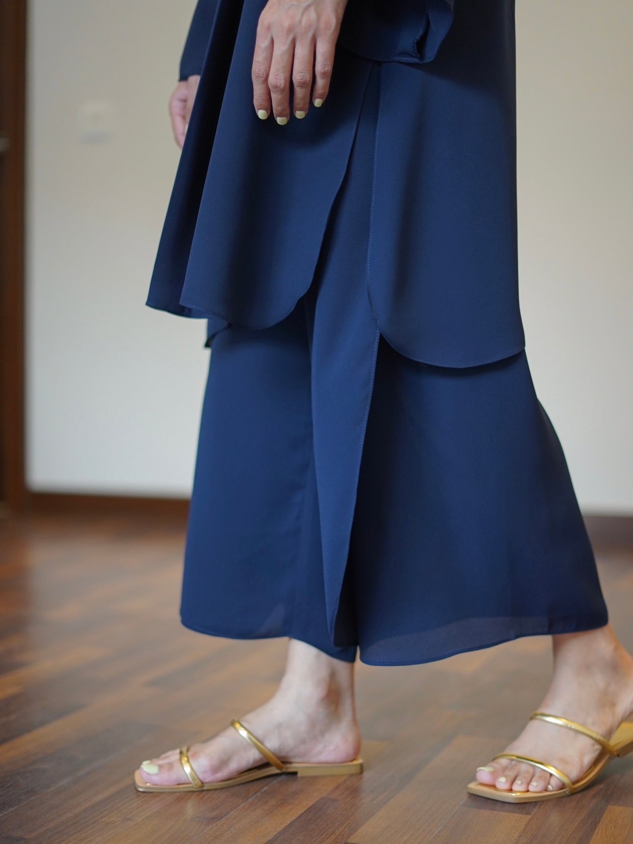 Navy Oak Tunic with Tulip Pants