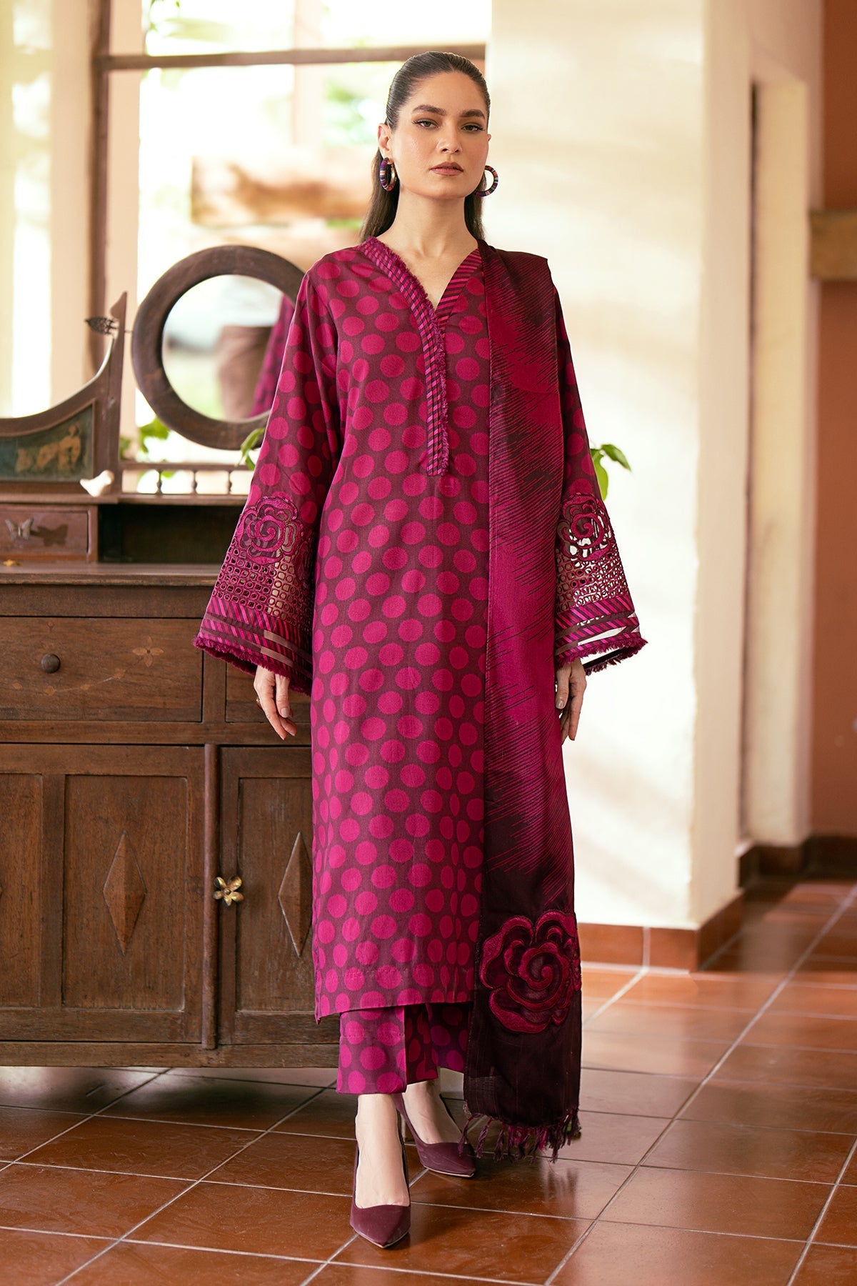 Winter Prints '24 - Embroidered Viscose Uf-762