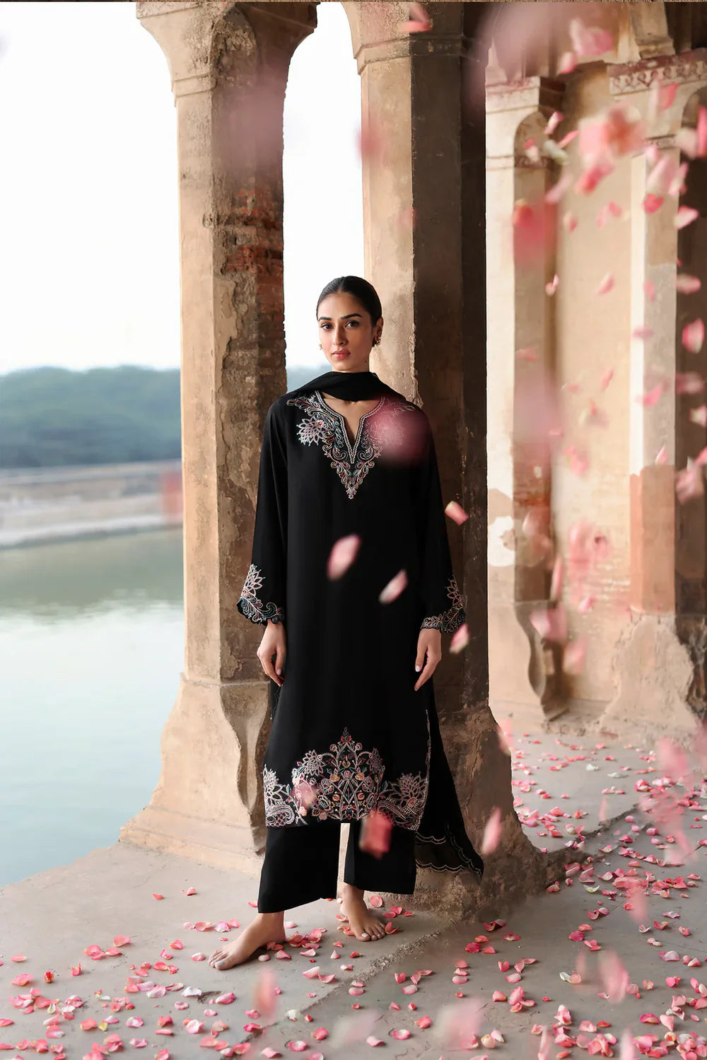 BLACK BIRD MATCHING SET - RTS