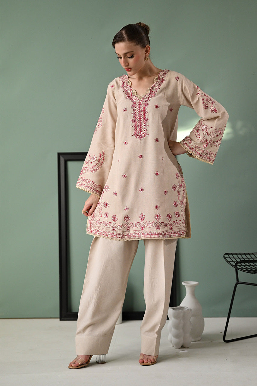 KARANDI'24-IVORY SKIN LUXURY EMBROIDERED KARANDI SET (NEL-24626) (RTS)