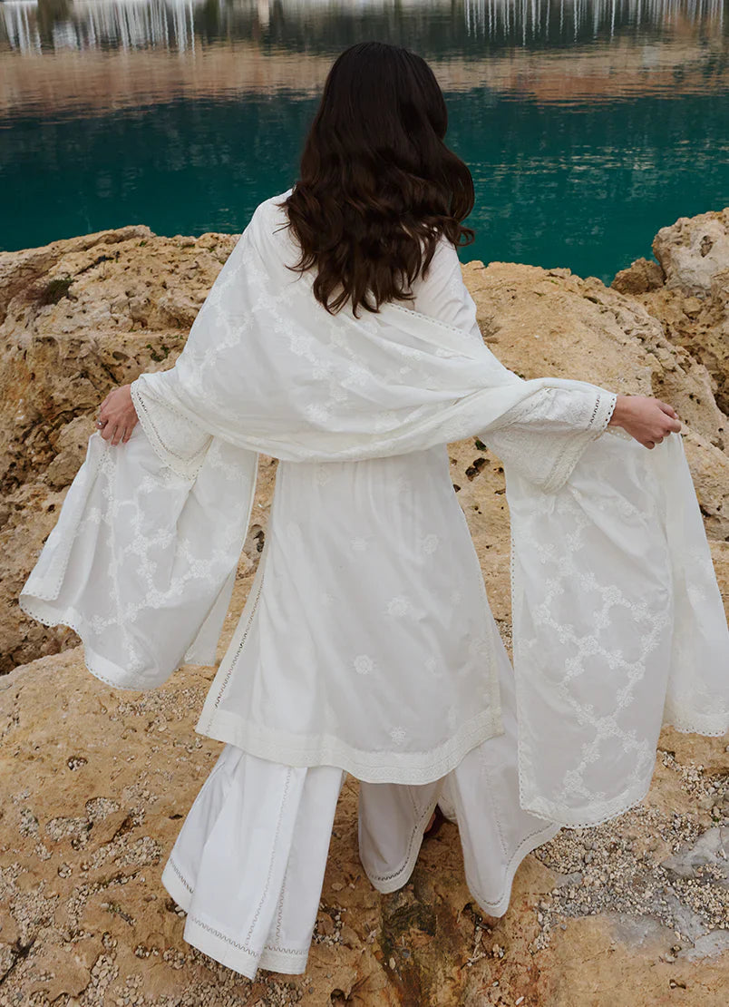 Lawnkari ’25- Nour