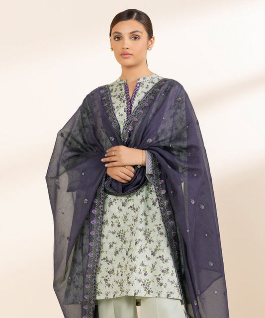 Unstitched Lawn '25 - 3 Piece - Embroidered Lawn Suit - 3PESG24V53UC