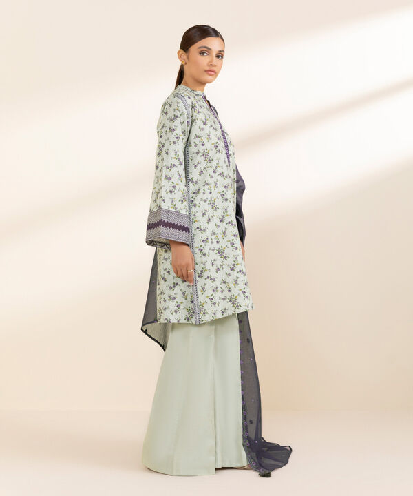 Unstitched Lawn '25 - 3 Piece - Embroidered Lawn Suit - 3PESG24V53UC