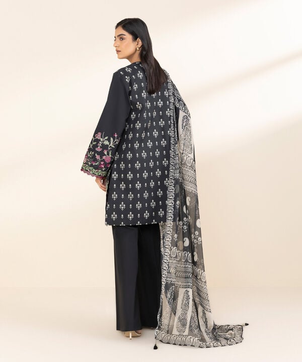 Unstitched Lawn '25 - 3 Piece - Embroidered Lawn Suit - 3PESG25V12AT