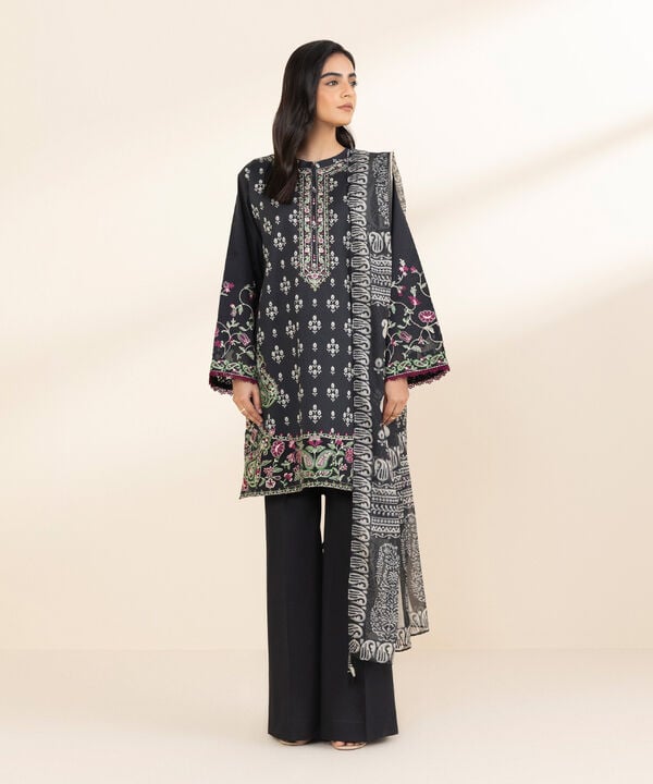 Unstitched Lawn '25 - 3 Piece - Embroidered Lawn Suit - 3PESG25V12AT