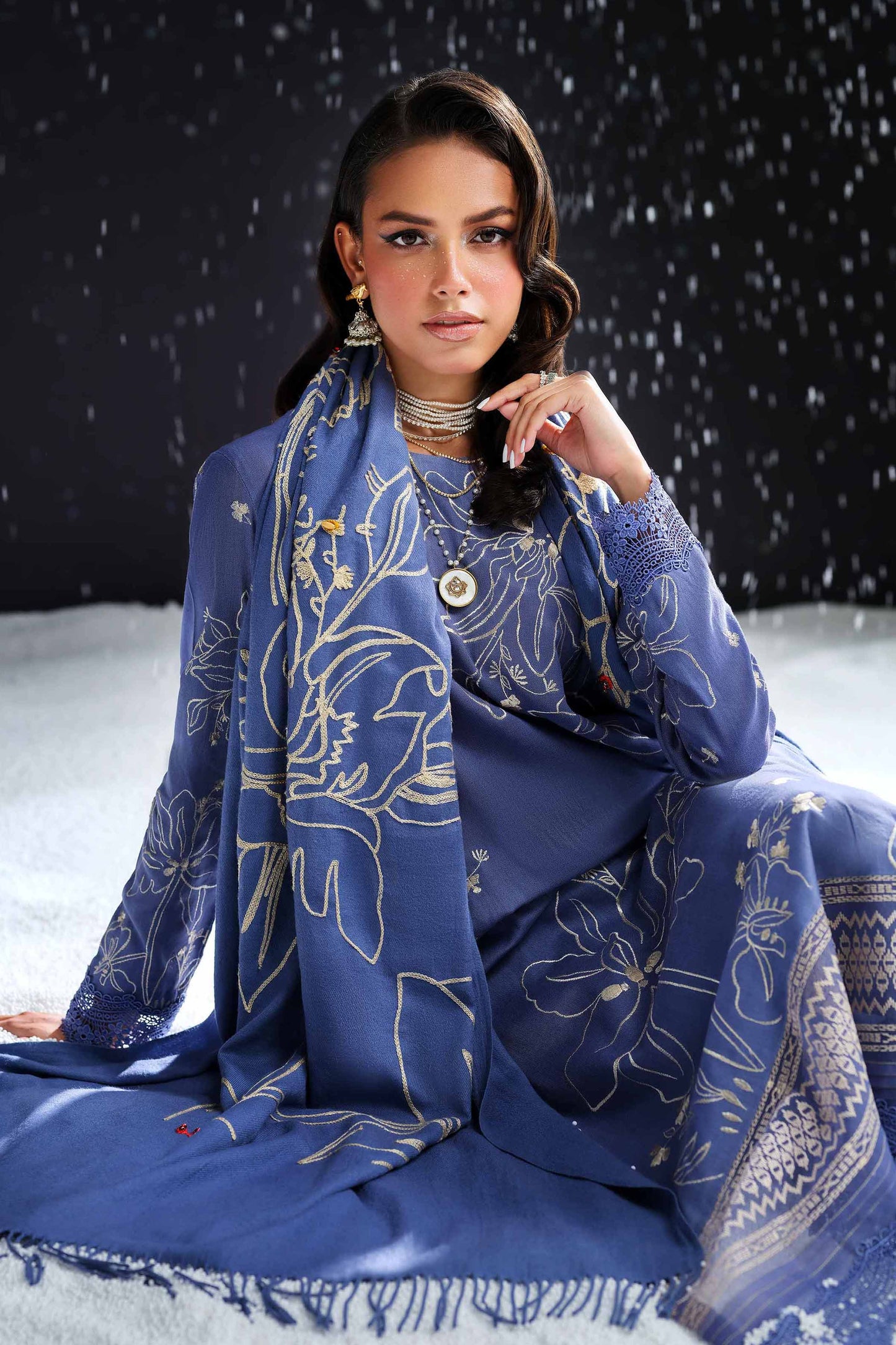 Unstitched Winter'24 - 3 Piece - Embroidered Suit - 42404301